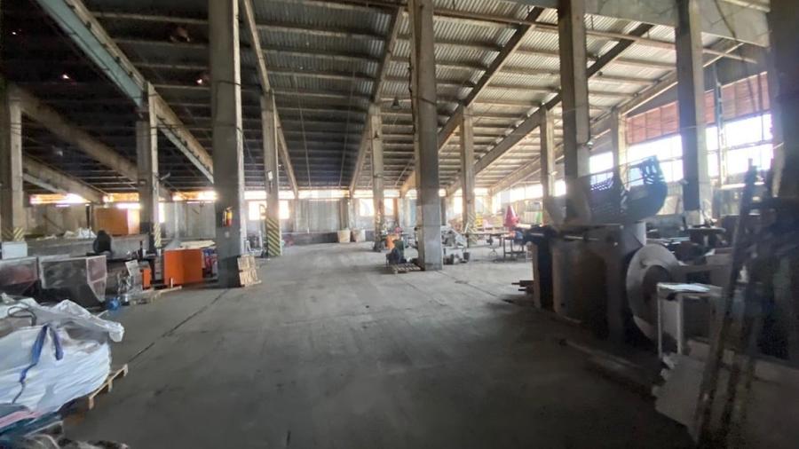 Spațiu industrial, de 4,076 mp, în Central