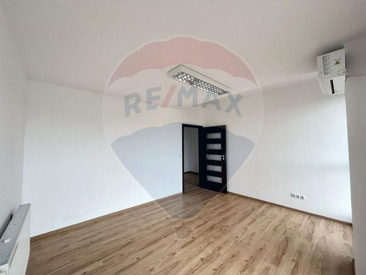 Birou, de 96.949996948242 mp, în Central