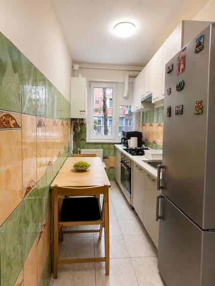 Apartament cu 2 camere semidecomandat, mobilat în Casa de Cultură