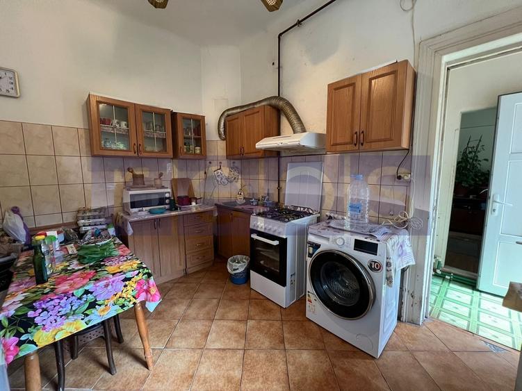 Casă individuală cu 4 camere cu Canalizare în Decebal