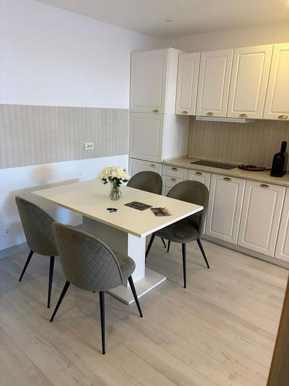 Apartament cu 3 camere, mobilat în Vitan-Bârzești