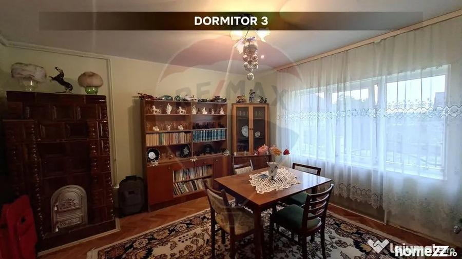 Casă cu 4 camere cu Teren 1295 Mp în Central