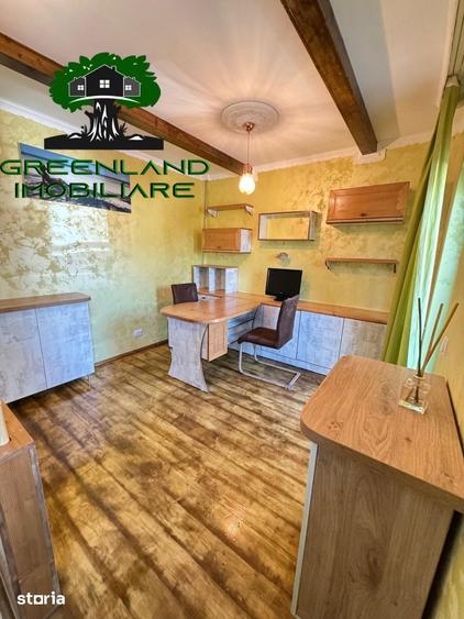 Apartament cu 7 camere decomandat în Bucium