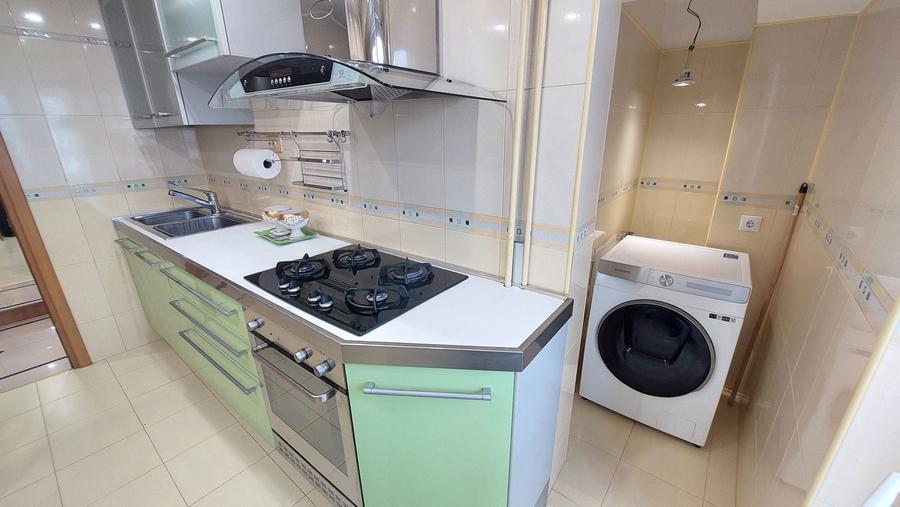 Apartament cu 3 camere decomandat, mobilat în Unirii — fotografia 3