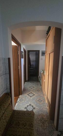 Apartament cu 3 camere semidecomandat în Sud