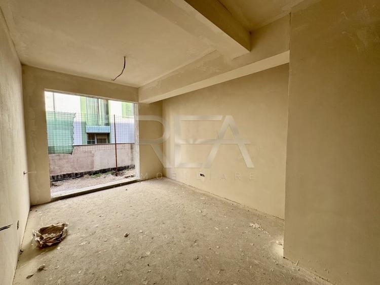 Apartament cu 4 camere decomandat în Matei Voievod
