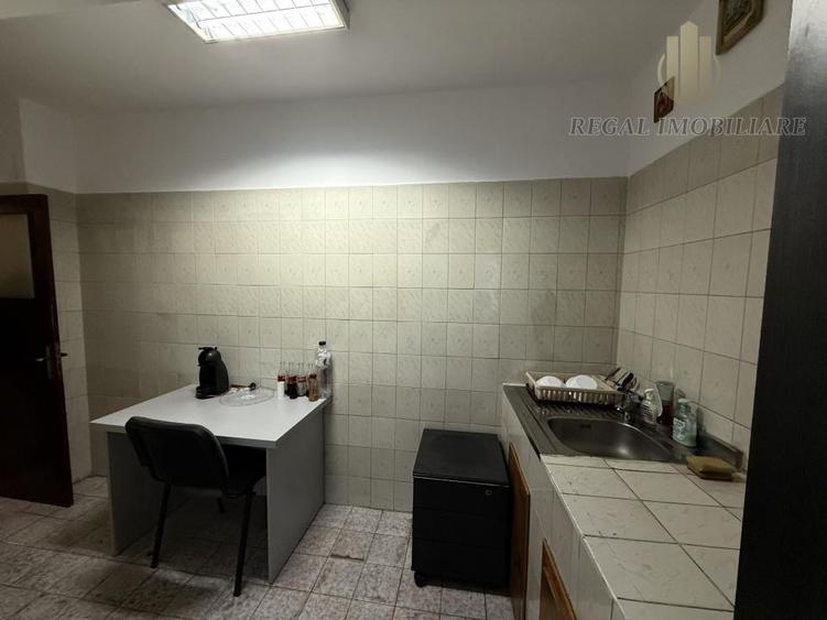 Birou, de 65 mp, în Unirii