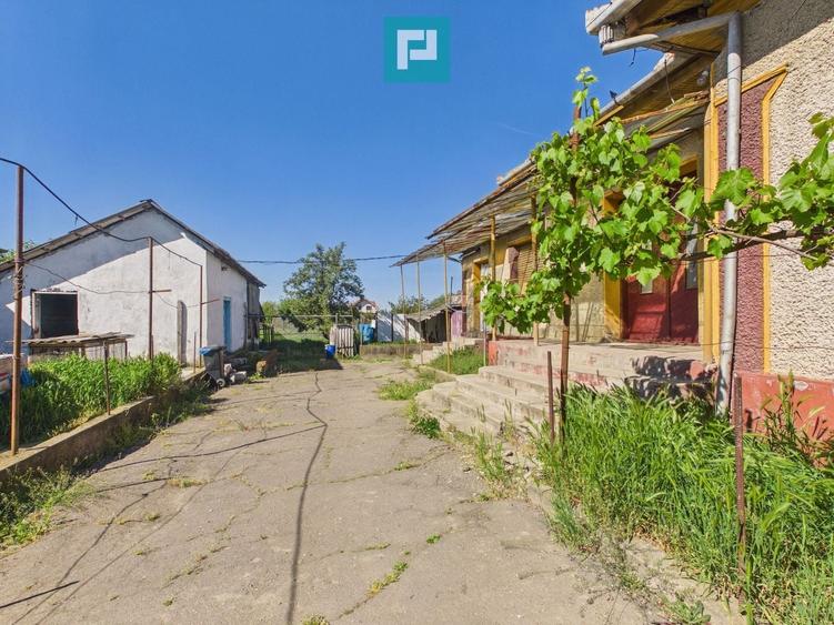 Casă individuală cu 4 camere cu Canalizare în Girișu de Criș