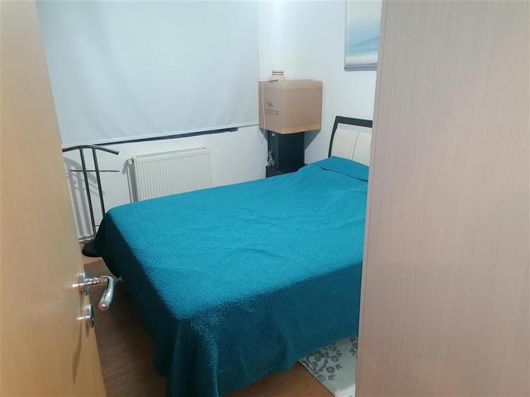 Apartament cu 4 camere decomandat în Soarelui