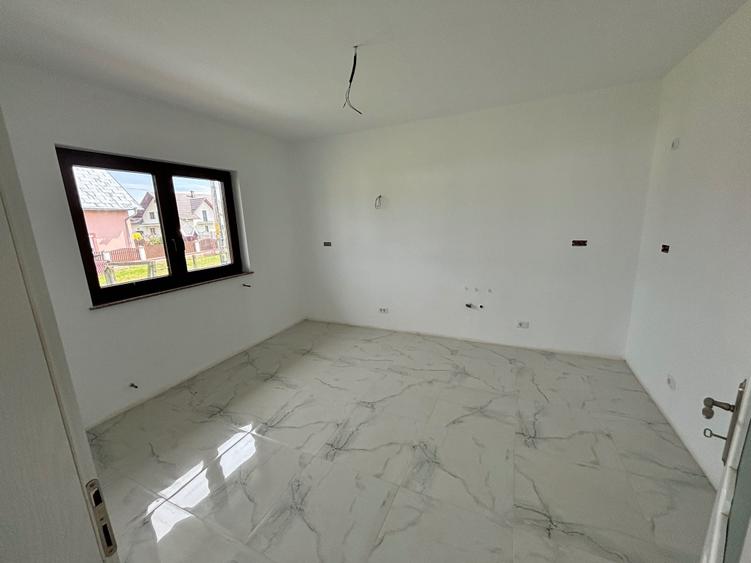 Casă cu 4 camere în Dărmănești