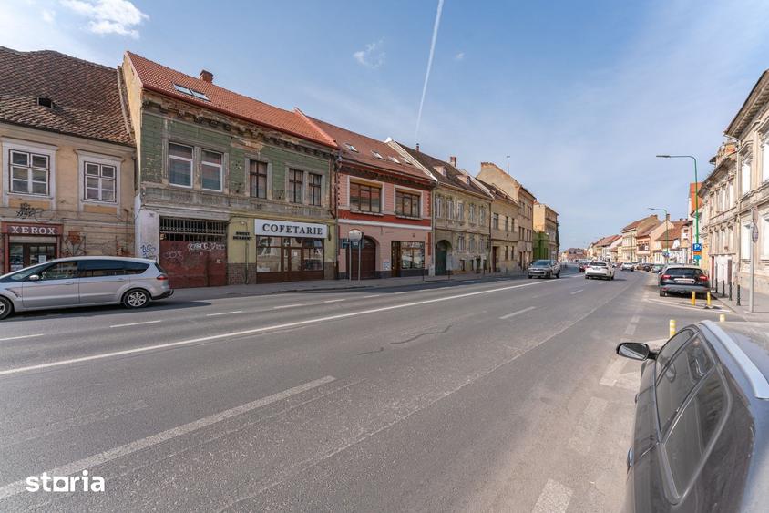 Casă cu Teren 696 Mp în Bartolomeu
