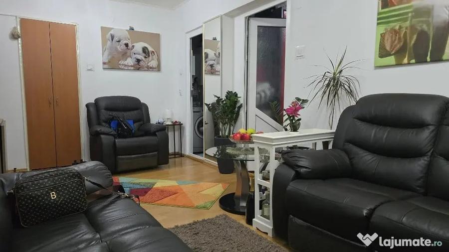 Apartament cu 3 camere decomandat în Decebal