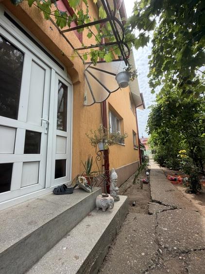 Casă individuală cu 4 camere cu Canalizare în Podari