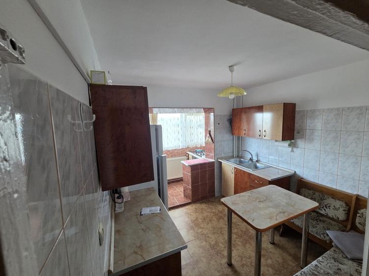 Apartament cu 2 camere decomandat în Craiter