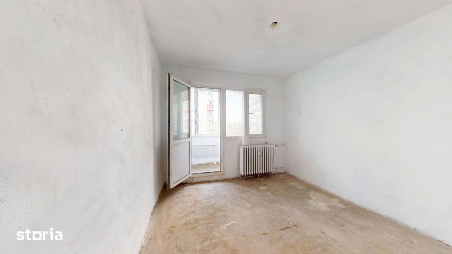 Apartament cu 4 camere decomandat în Rahova