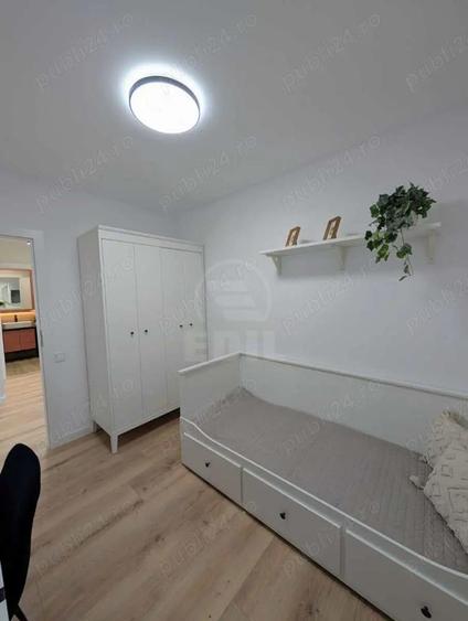 Apartament cu 3 camere semidecomandat în Central