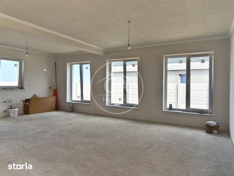 Casă cu 4 camere decomandat cu Teren 500 Mp în Sântandrei