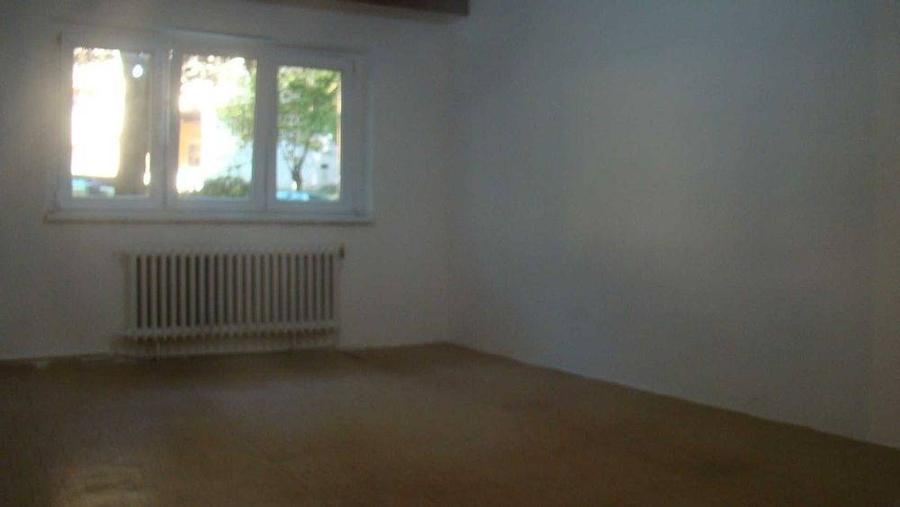 Apartament cu 3 camere în Zorilor
