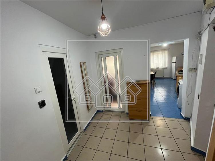Apartament cu 2 camere decomandat în Ștrand