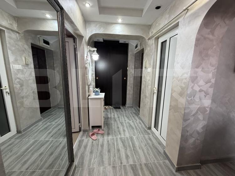 Apartament cu 3 camere decomandat, mobilat în 9 Mai