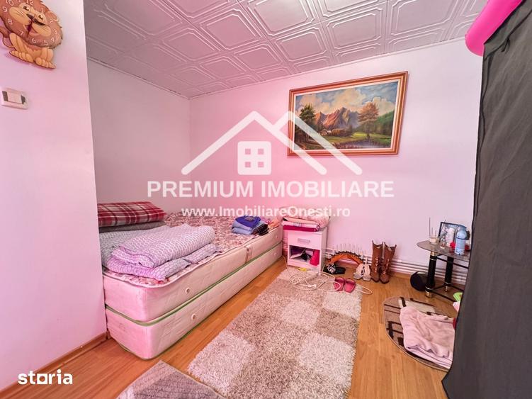 Casă cu Teren 835 Mp în Mănăstirea Cașin