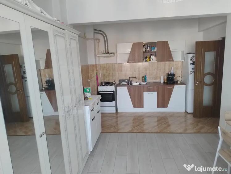 Apartament cu 2 camere semidecomandat în Exterior Vest