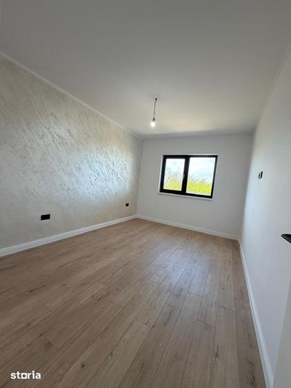 Casă cu 4 camere cu Teren 400 Mp în Miroslava