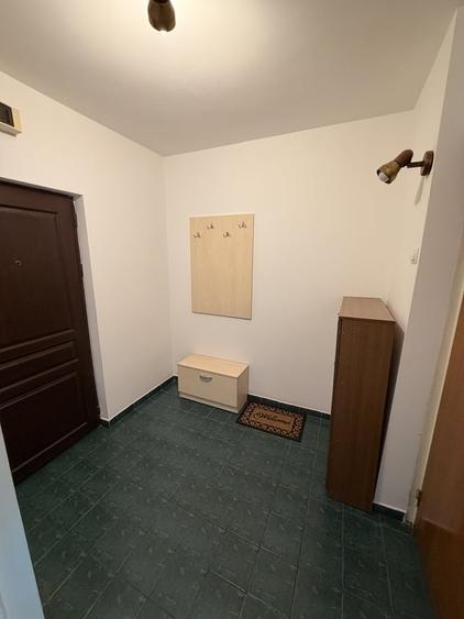 Apartament cu 2 camere semidecomandat, mobilat în Alexandru Obregia