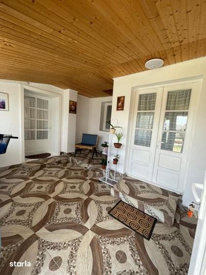 Casă cu 2 camere cu Teren 1160 Mp în Central