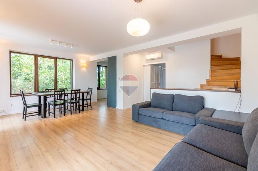 Casă individuală cu 6 camere cu Teren 751 Mp în Corbeanca
