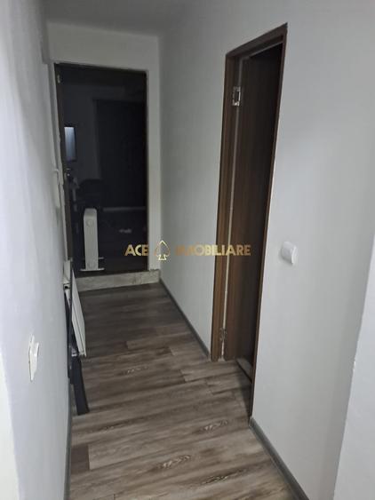 Casă individuală cu 4 camere cu Canalizare în Doamna Ghica