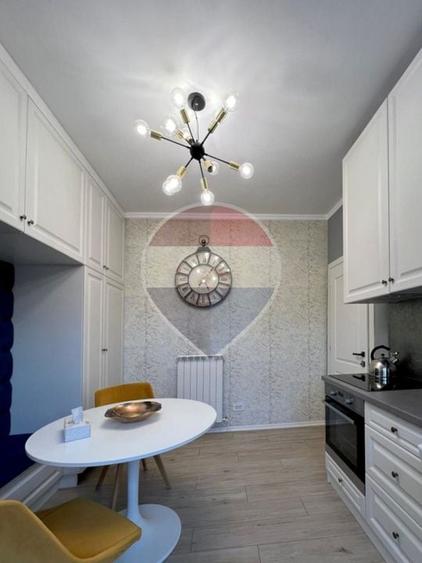 Apartament cu 2 camere decomandat, mobilat în Ultracentral