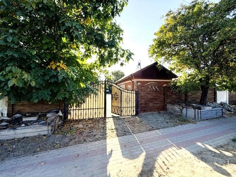 Casă cu 3 camere cu Teren 2296 Mp în Vlăduleni