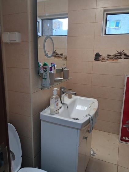 Apartament cu 3 camere decomandat în Alexandriei