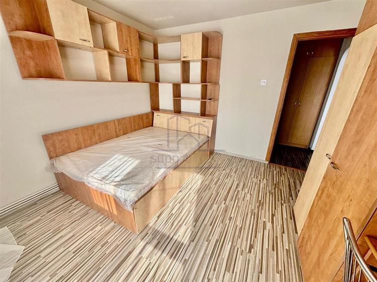 Apartament cu 4 camere decomandat, mobilat în Cantacuzino