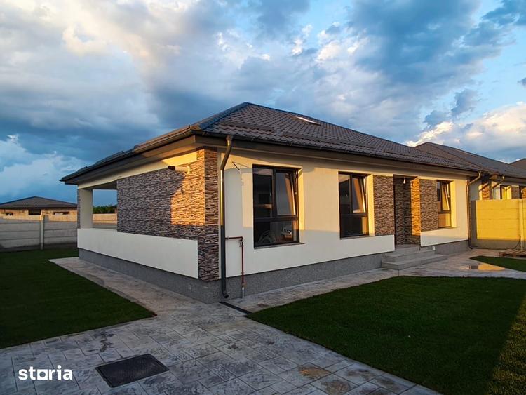 Casă cu 4 camere cu Teren 380 Mp în Joița