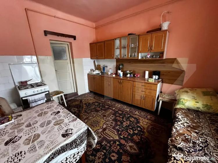 Casa cu 2 apartamente, 6 camere, teren 800 mp-ideal pensiune - 3