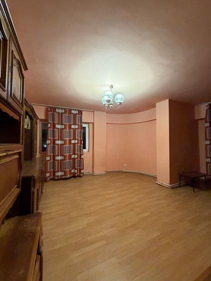 Apartament cu 3 camere decomandat în Ultracentral