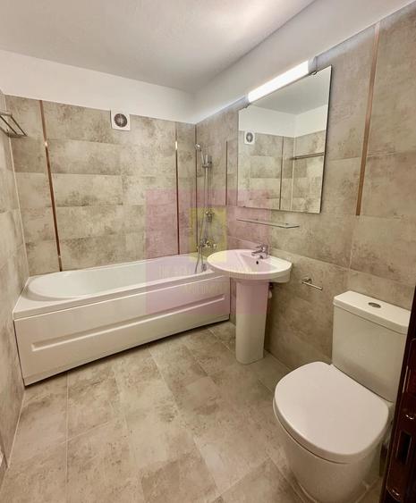Apartament cu 4 camere semidecomandat în Ștefan cel Mare