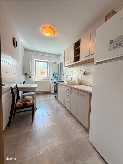 Apartament cu 3 camere decomandat în Astra