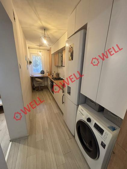 Apartament cu 3 camere semidecomandat în Ciucului
