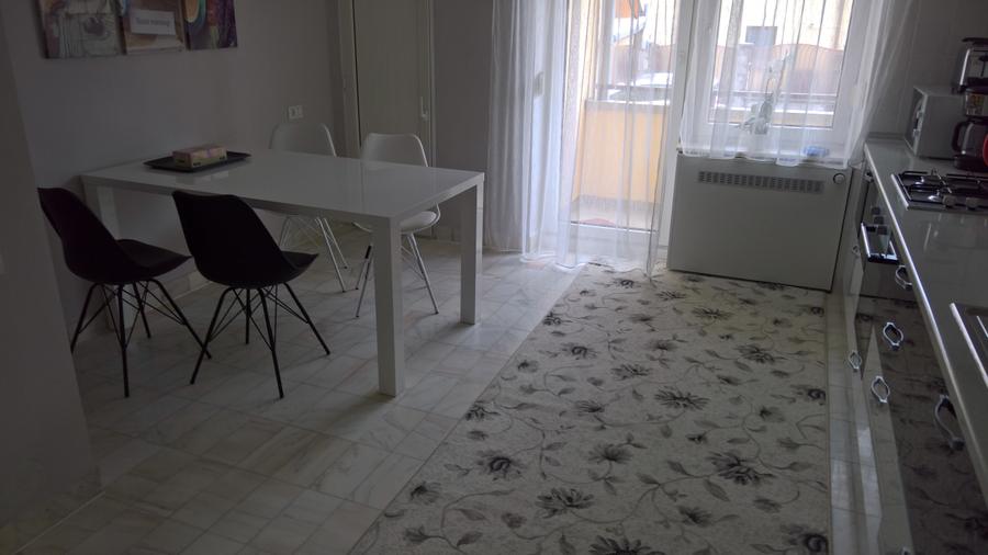 Apartament cu 4 camere decomandat, mobilat în Griviței