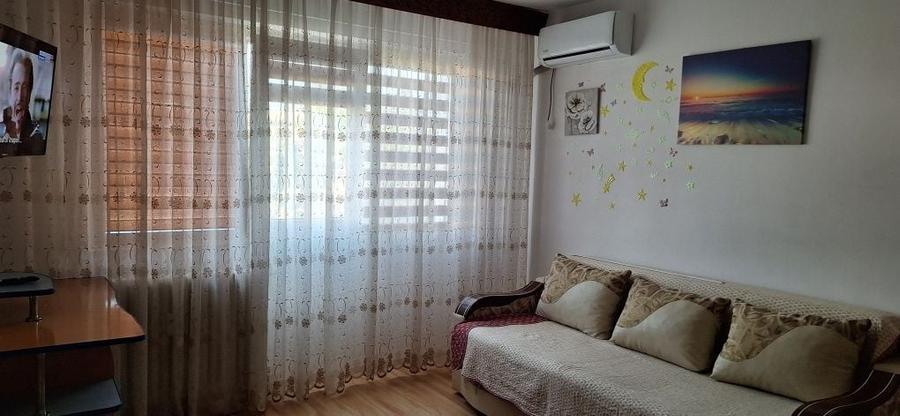 Apartament cu 2 camere semidecomandat în Berceni