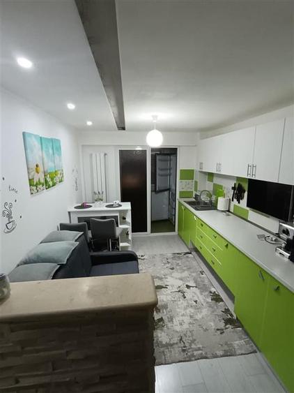Apartament cu 2 camere decomandat în Apollo