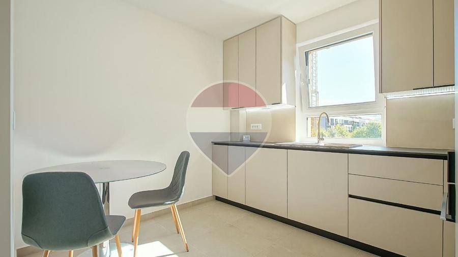 Apartament cu 2 camere decomandat, mobilat în Tractorul