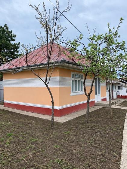 Casă cu 3 camere în Lunca Banului