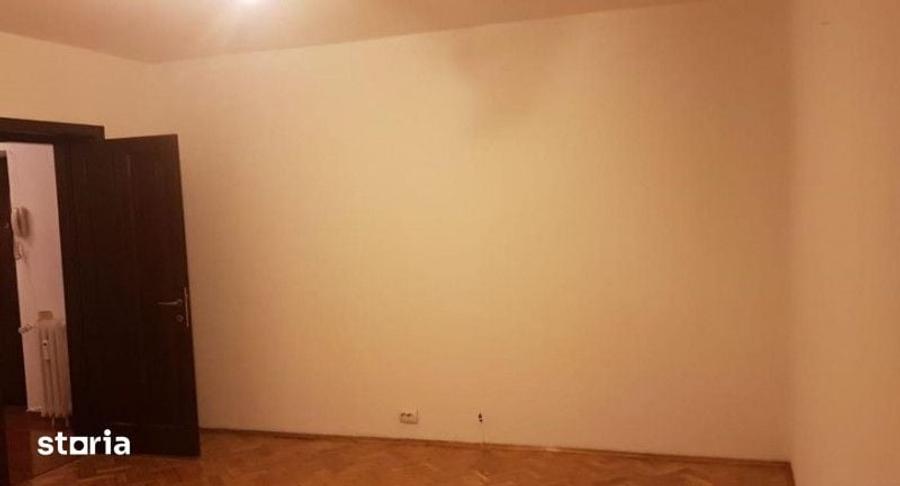 Spațiu comercial, de 85 mp, în Decebal
