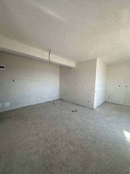 Apartament cu 2 camere semidecomandat în Între Lacuri