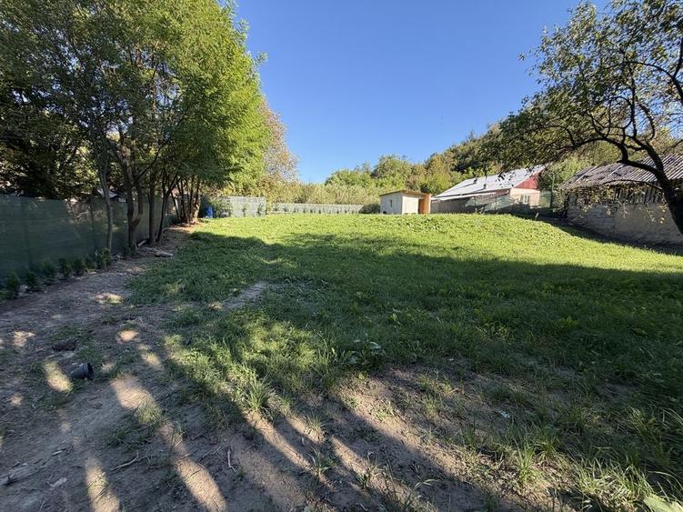 Spațiu comercial, în Valea Târsei