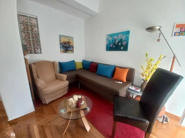 Apartament cu 2 camere decomandat în Panduri